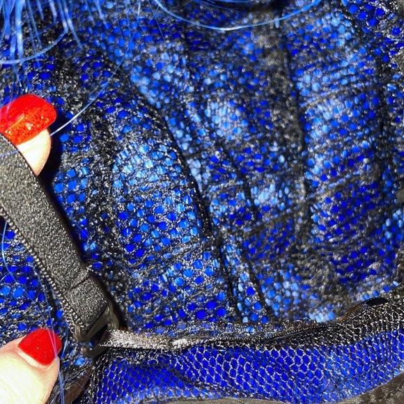 Bright Blue Wig: Perfect for Halloween or A Dress Up Party 🎈🎶🥳🎃💀 - Picture 8 of 8